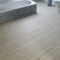 Design Belag mit Akzentstreifen